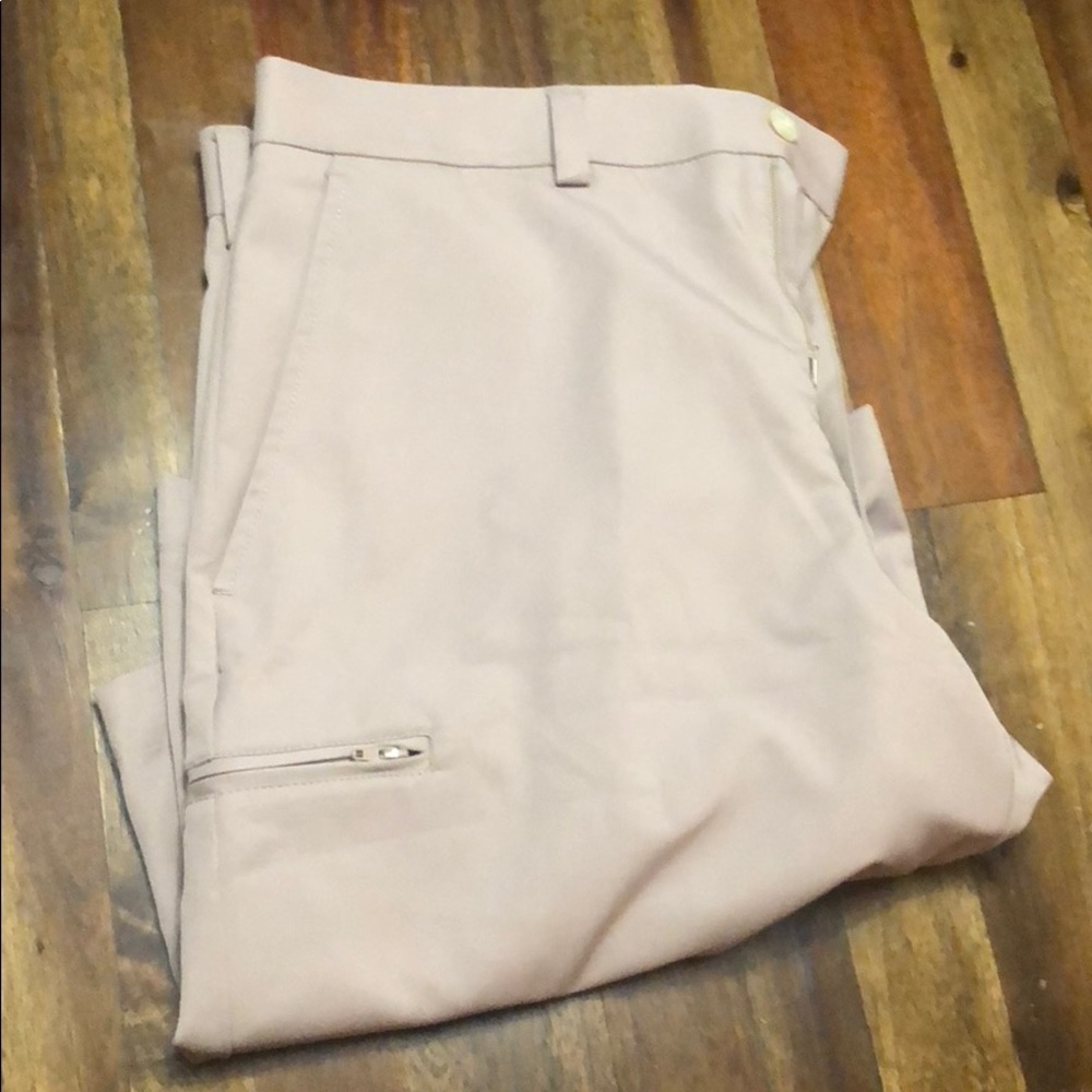 Men’s golf shorts